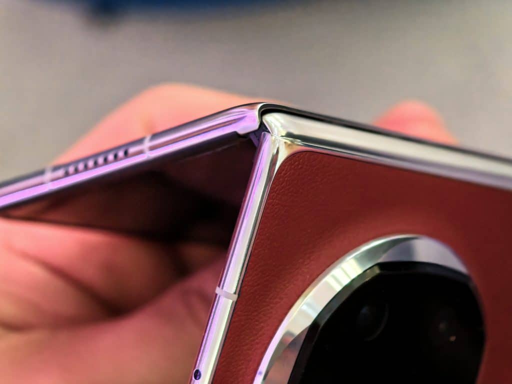 Huawei Mate X6: Сгъваемият смартфон, който обединява лукс, функции и фотография на ново ниво