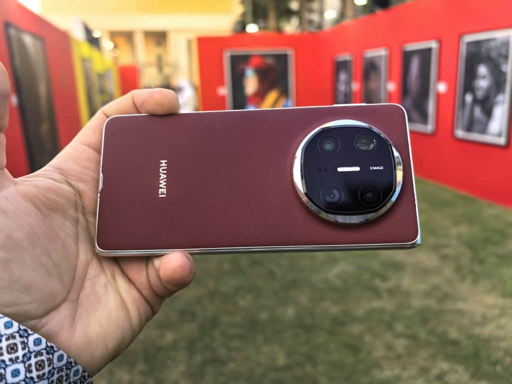 Huawei Mate X6: Сгъваемият смартфон, който обединява лукс, функции и фотография на ново ниво