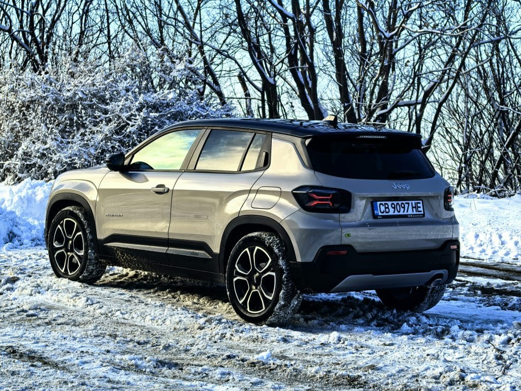 Jeep Avenger 1.2 e-Hybrid: Компактен SUV, готов за големи приключения