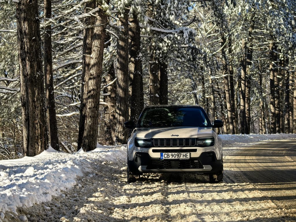 Jeep Avenger 1.2 e-Hybrid: Компактен SUV, готов за големи приключения