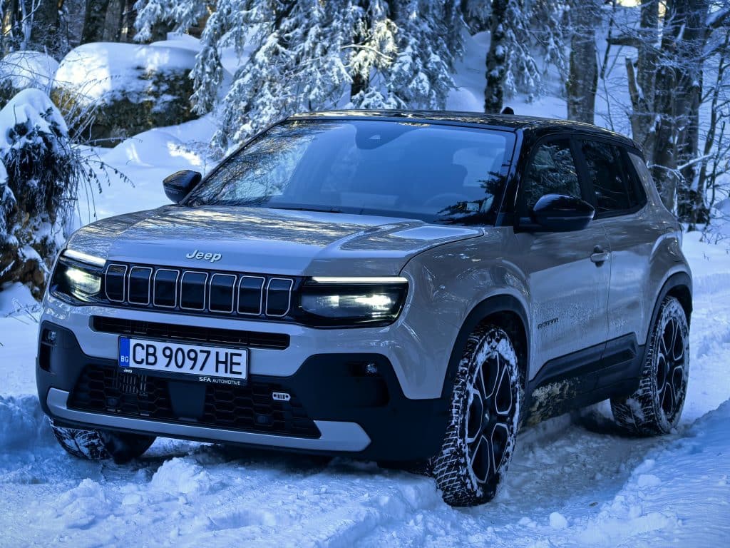 Jeep Avenger 1.2 e-Hybrid: Компактен SUV, готов за големи приключения