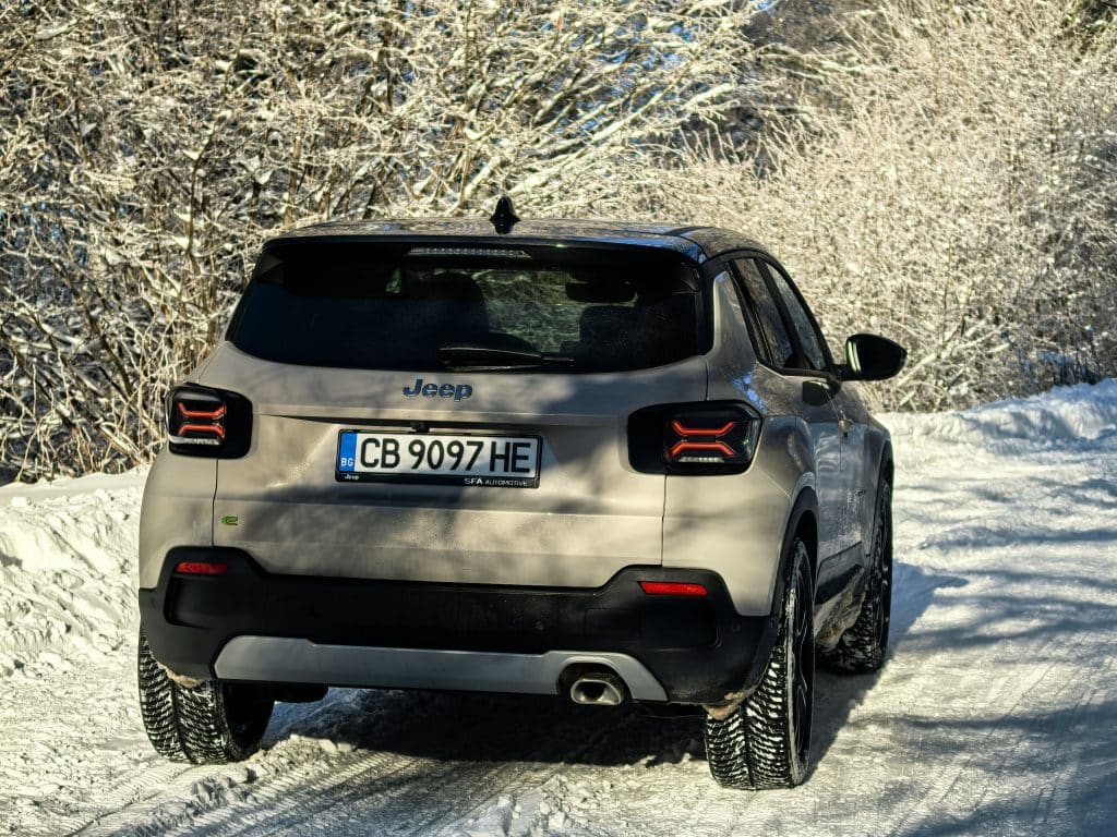 Jeep Avenger 1.2 e-Hybrid: Компактен SUV, готов за големи приключения