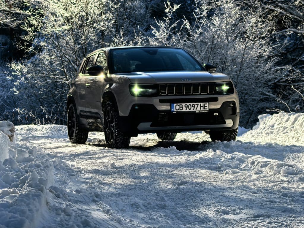 Jeep Avenger 1.2 e-Hybrid: Компактен SUV, готов за големи приключения