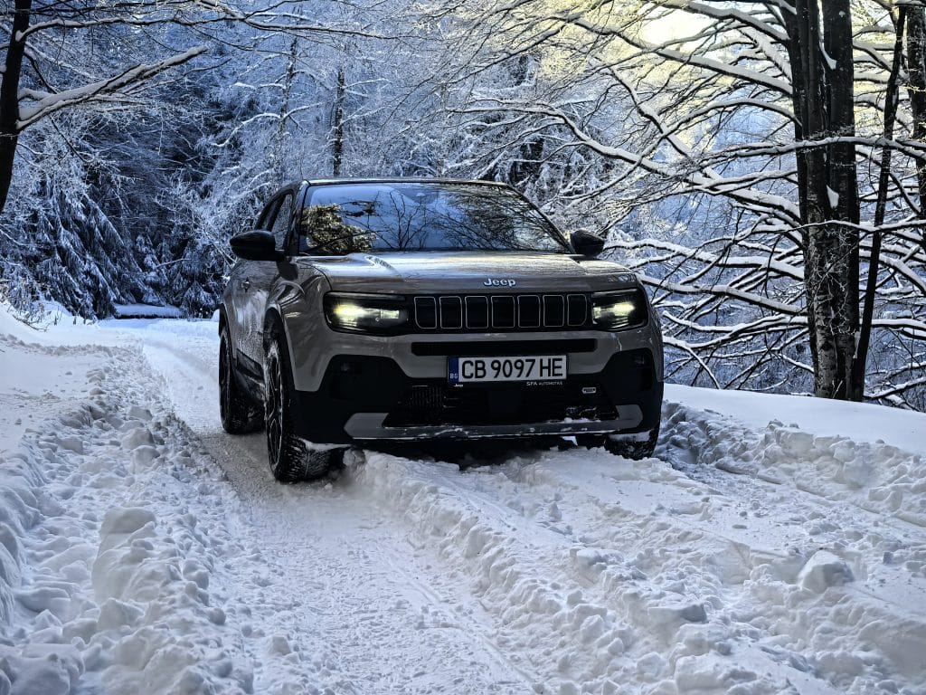 Jeep Avenger 1.2 e-Hybrid: Компактен SUV, готов за големи приключения
