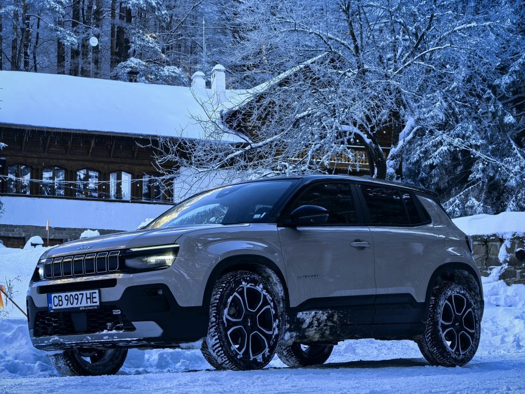 Jeep Avenger 1.2 e-Hybrid: Компактен SUV, готов за големи приключения