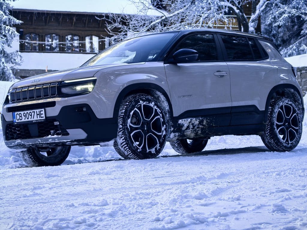 Jeep Avenger 1.2 e-Hybrid: Компактен SUV, готов за големи приключения