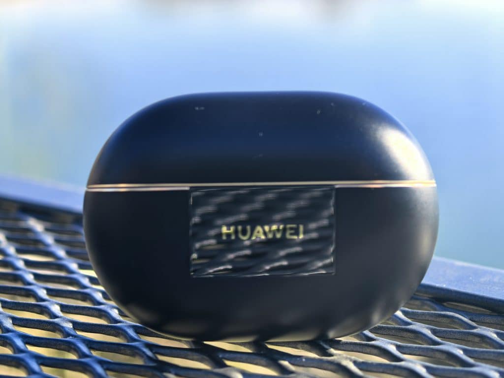 Huawei FreeBuds Pro 4 – страхотно шумопотискане и премиум звук, облечени в луксозен дизайн