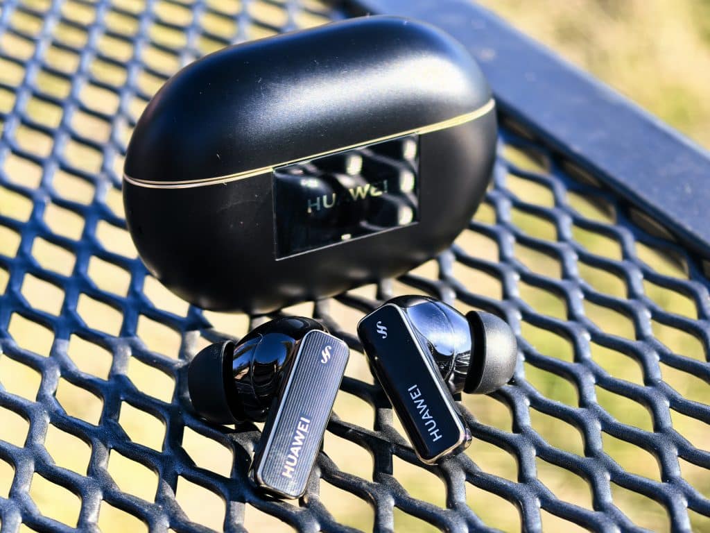 Huawei FreeBuds Pro 4 – страхотно шумопотискане и премиум звук, облечени в луксозен дизайн