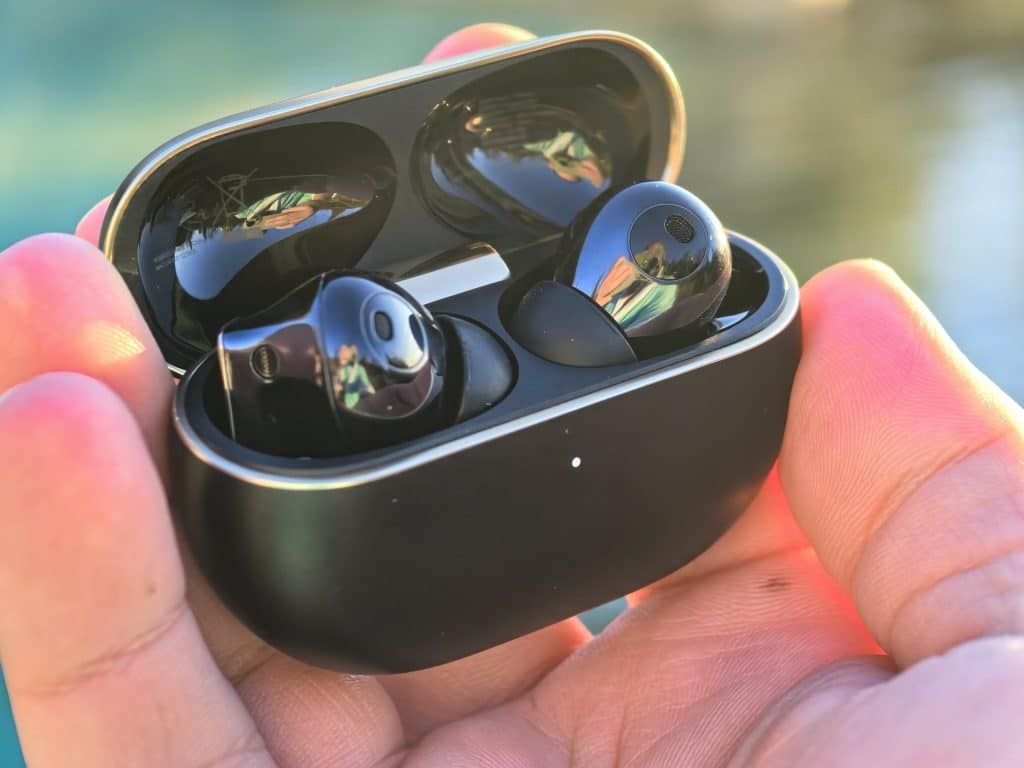 Huawei FreeBuds Pro 4 – страхотно шумопотискане и премиум звук, облечени в луксозен дизайн