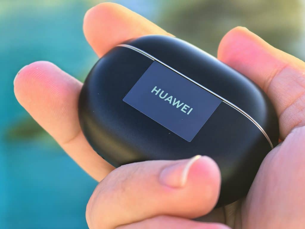 Huawei FreeBuds Pro 4 – страхотно шумопотискане и премиум звук, облечени в луксозен дизайн