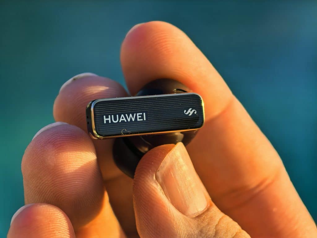 Huawei FreeBuds Pro 4 – страхотно шумопотискане и премиум звук, облечени в луксозен дизайн