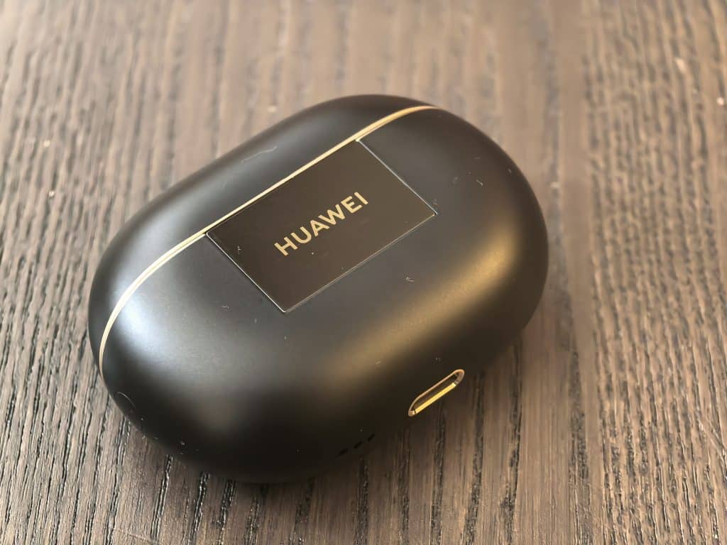 Huawei FreeBuds Pro 4 – страхотно шумопотискане и премиум звук, облечени в луксозен дизайн