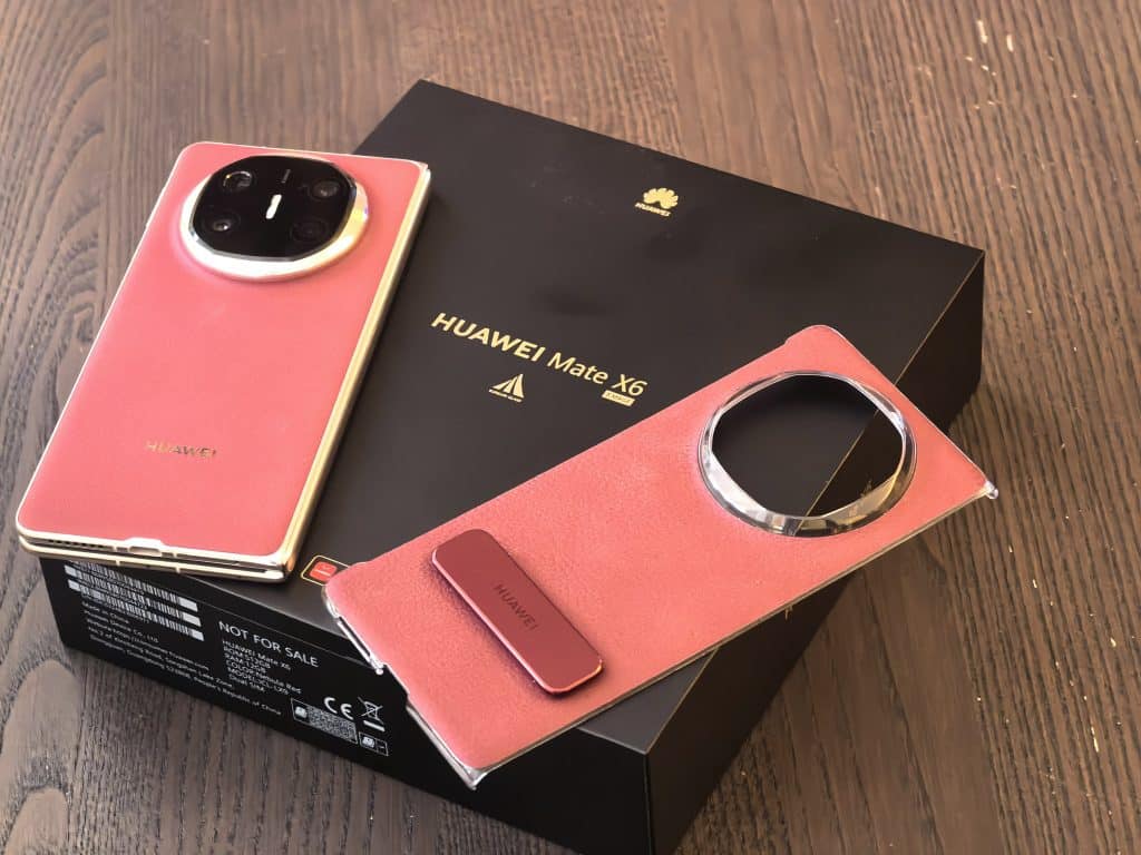 Huawei Mate X6: Сгъваемият смартфон, който обединява лукс, функции и фотография на ново ниво