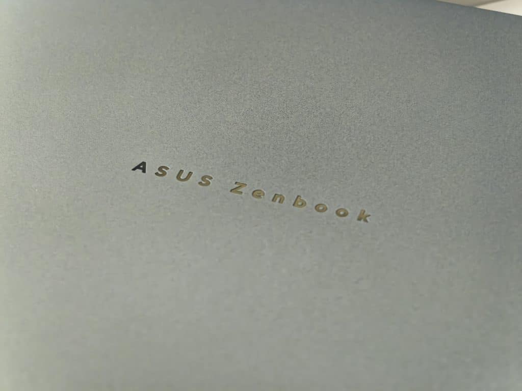 Asus Zenbook A14: Лаптопът, който детронира MacBook Air – лек, мощен и издръжлив!