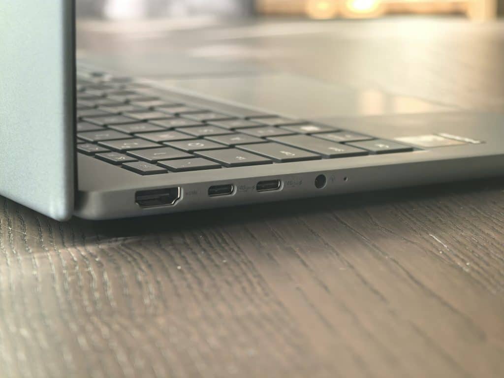 Asus Zenbook A14: Лаптопът, който детронира MacBook Air – лек, мощен и издръжлив!