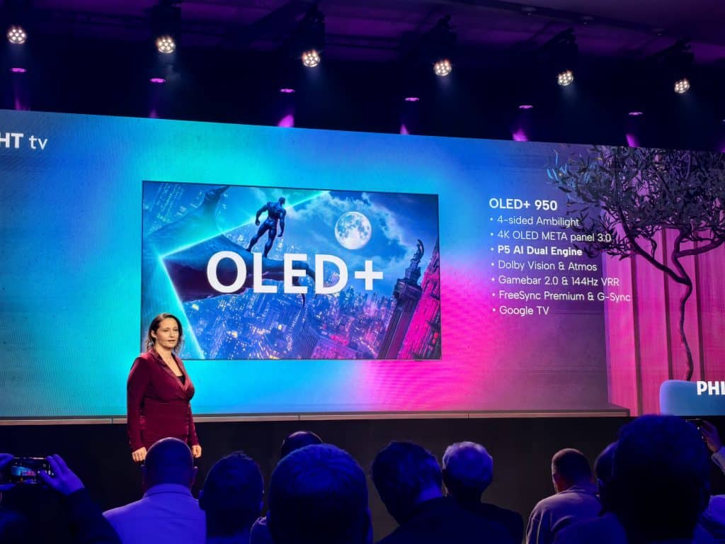 Philips прави телевизията отново вълшебна: Ambilight, AI и революция в Titan OS – видяхме всичко отблизо в Барселона