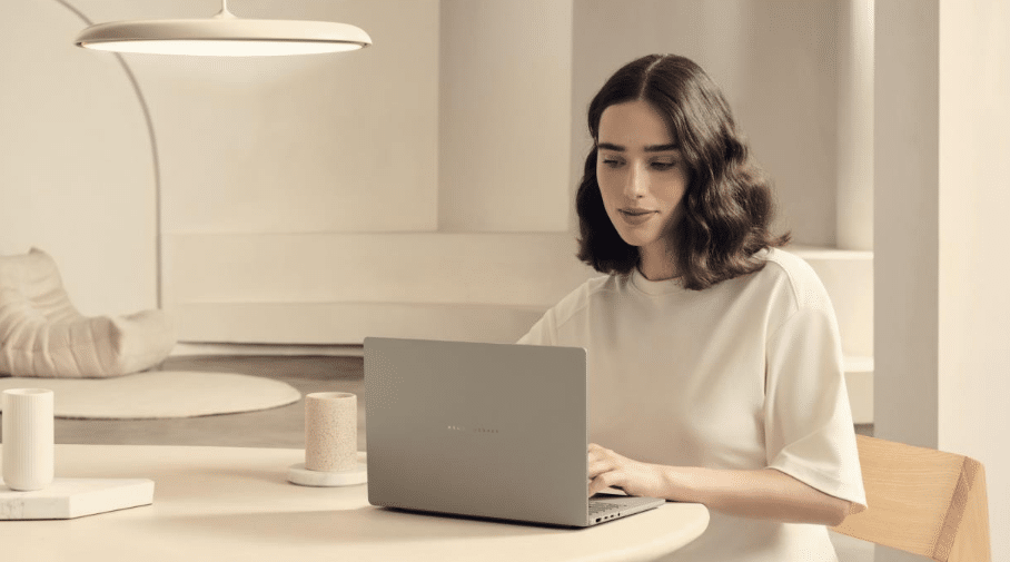 Asus Zenbook A14: Лаптопът, който детронира MacBook Air – лек, мощен и издръжлив!