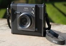 Fujifilm представи хибридния фотоапарат с широкоъгълен обектив за моментален печат Instax Wide Evo
