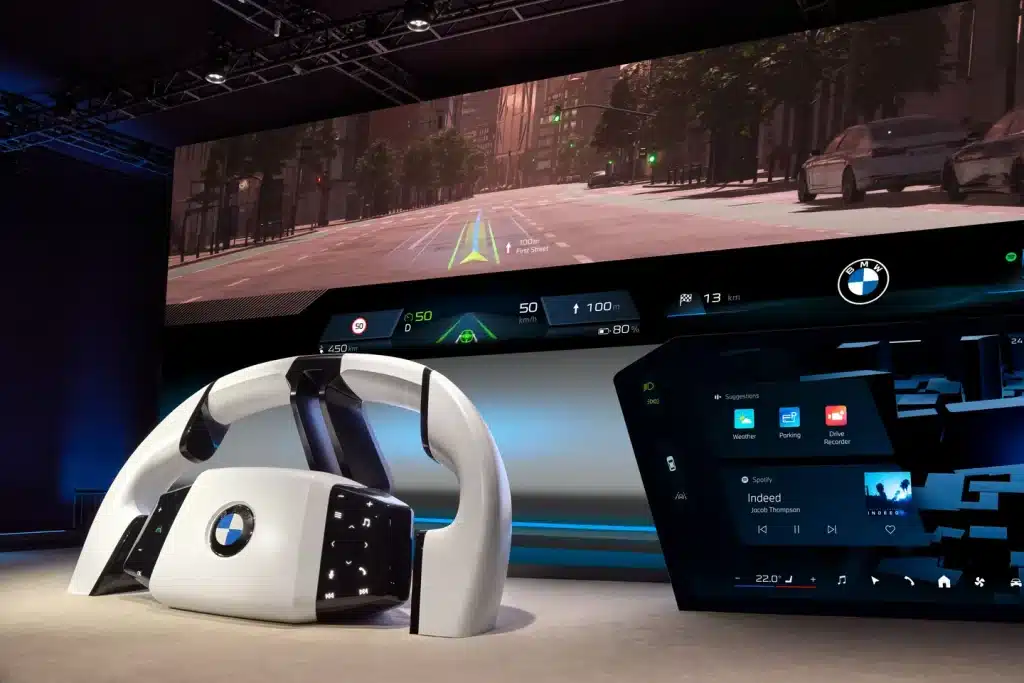BMW Panoramic iDrive превръща цялото предно стъкло на автомобила в дисплей