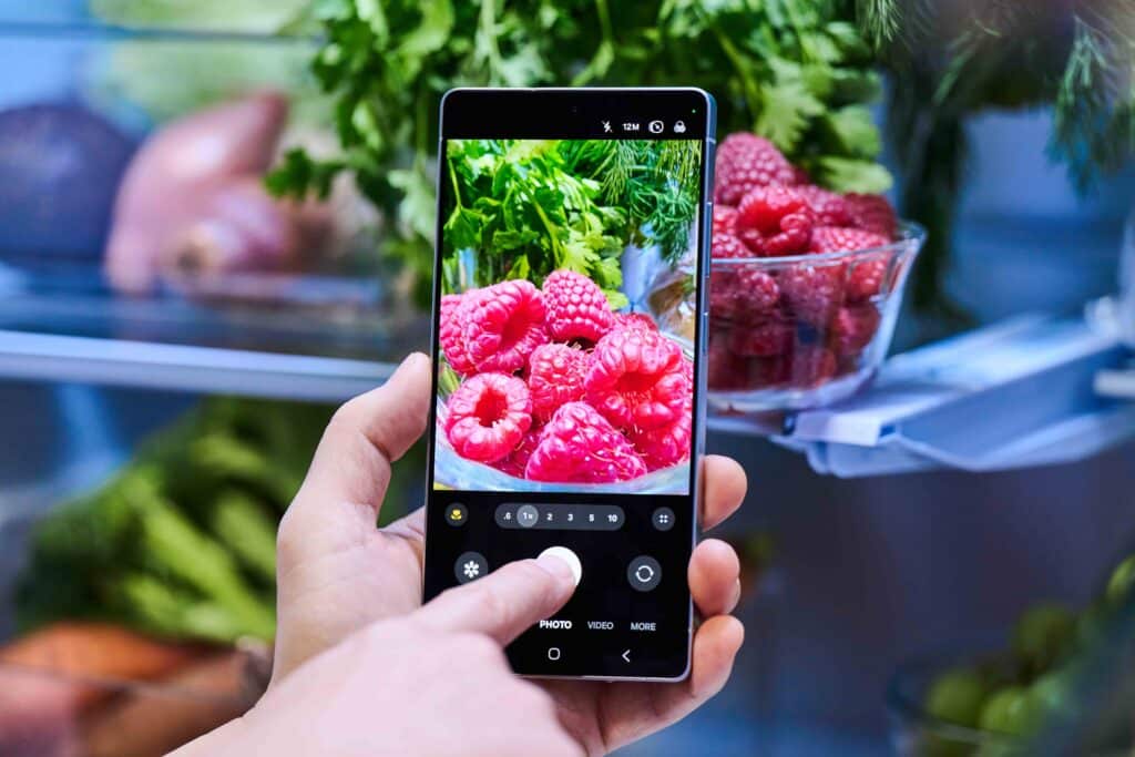 Samsung Galaxy S25 Ultra– смартфонът, който не просто помага, а разбира