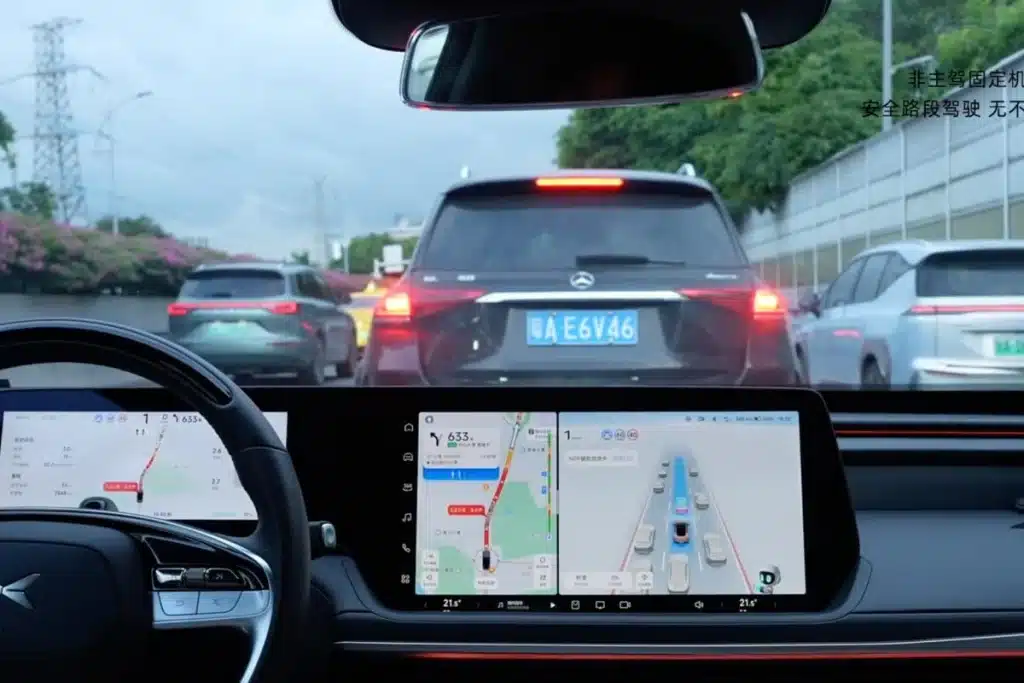Около 15 милиона нови автомобила с базов автопилот ще се появят по пътищата на Китай тази година