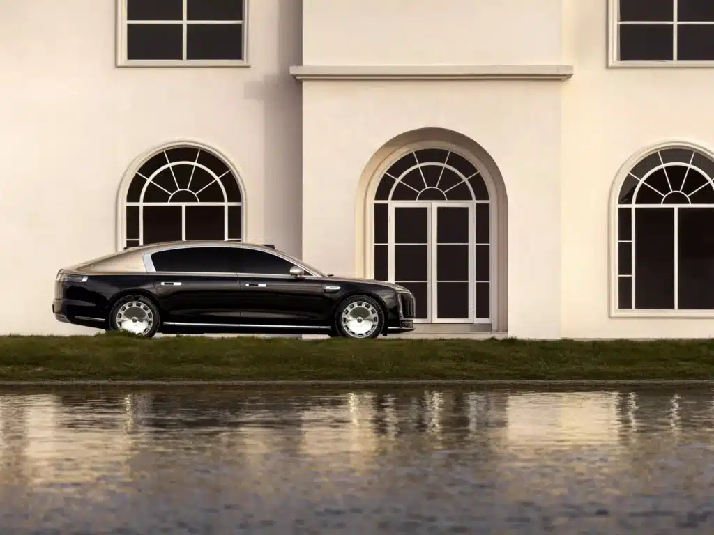 Huawei Maextro предизвиква в Китай Maybach и Rolls-Royce със своите 852 к.с.