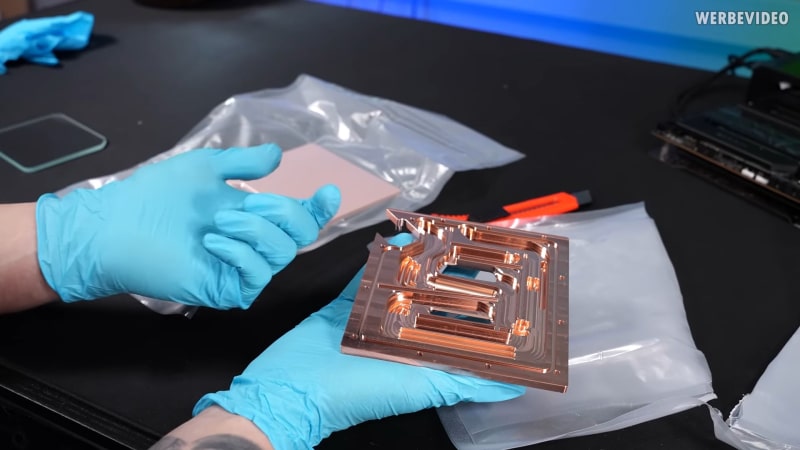 Инсталирането на воден блок в GeForce RTX 5090 FE намали температурата на GPU с 25 °C
