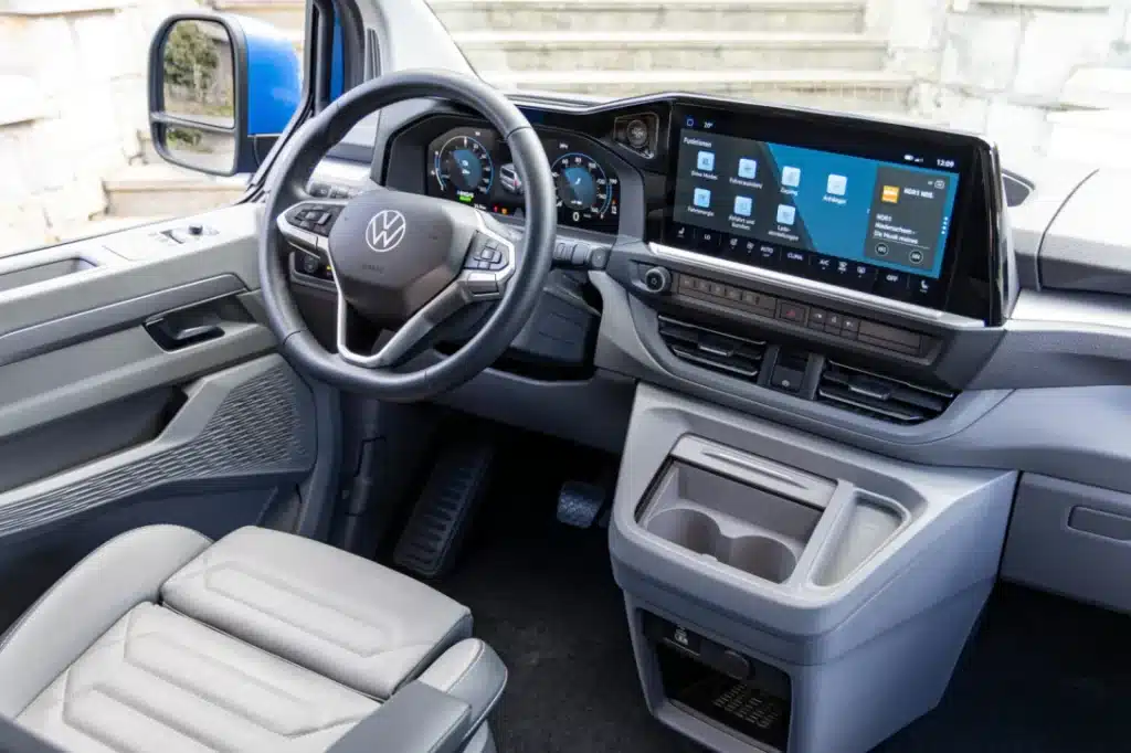 Дизел, хибрид или електричество: новият Volkswagen Transporter излиза на пазара (снимки)