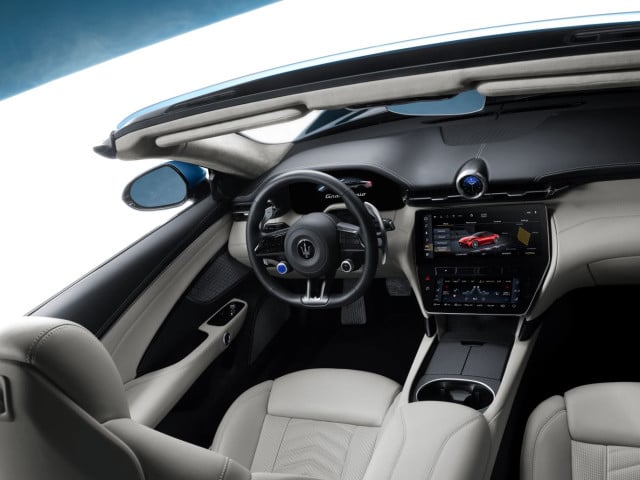 Maserati представи пълната гама на GranCabrio на The I.C.E. St. Moritz 2025