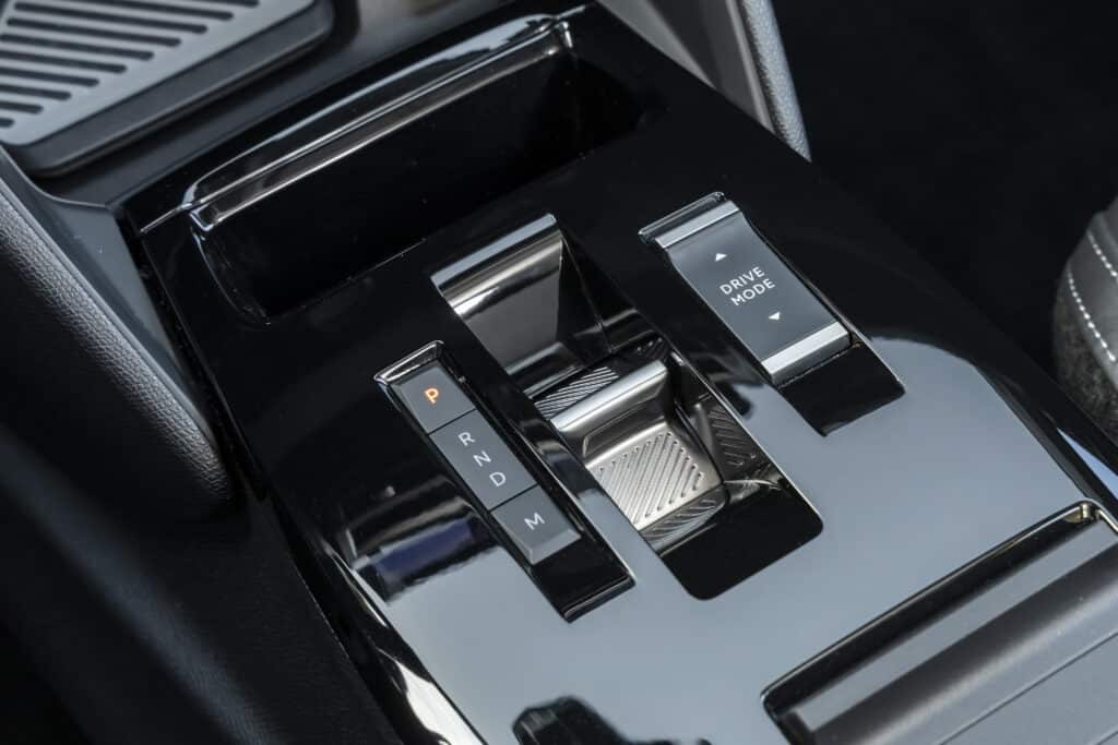 Citroën C4 Hybrid 2025 – Французинът с характер, който обича да пътешества
