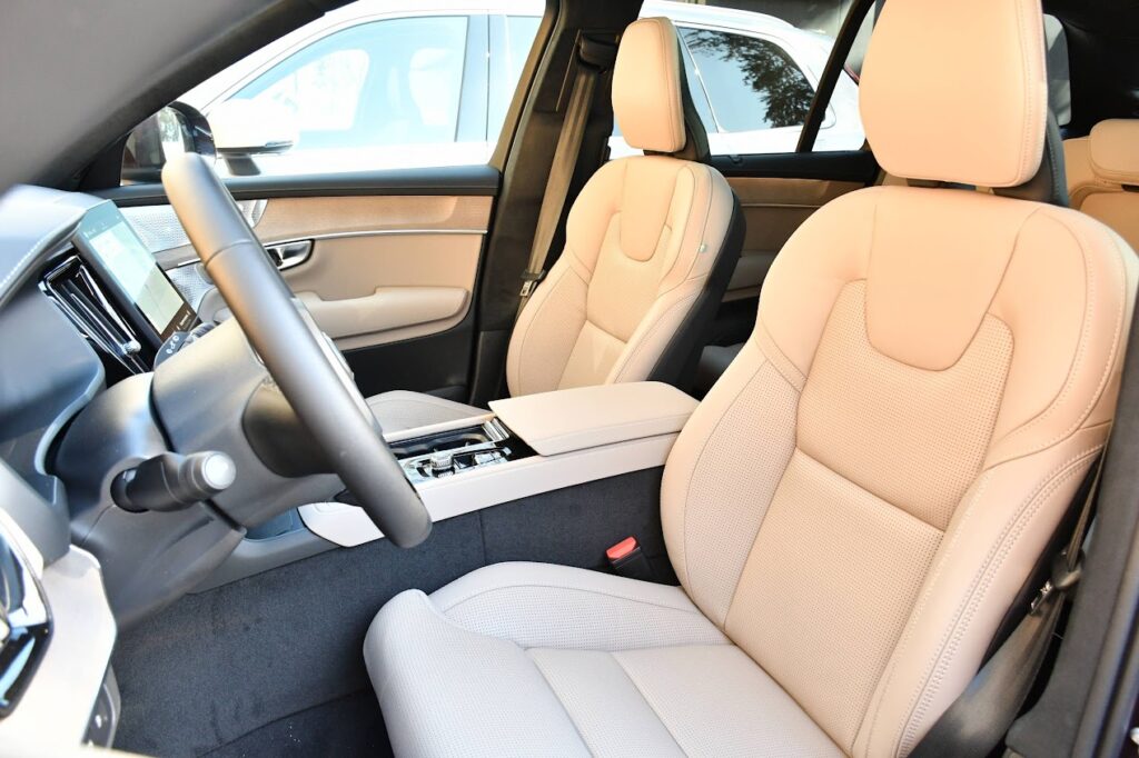 Новият Volvo XC90: Тестдрайв, който започна с комфорт и завърши с усмивка