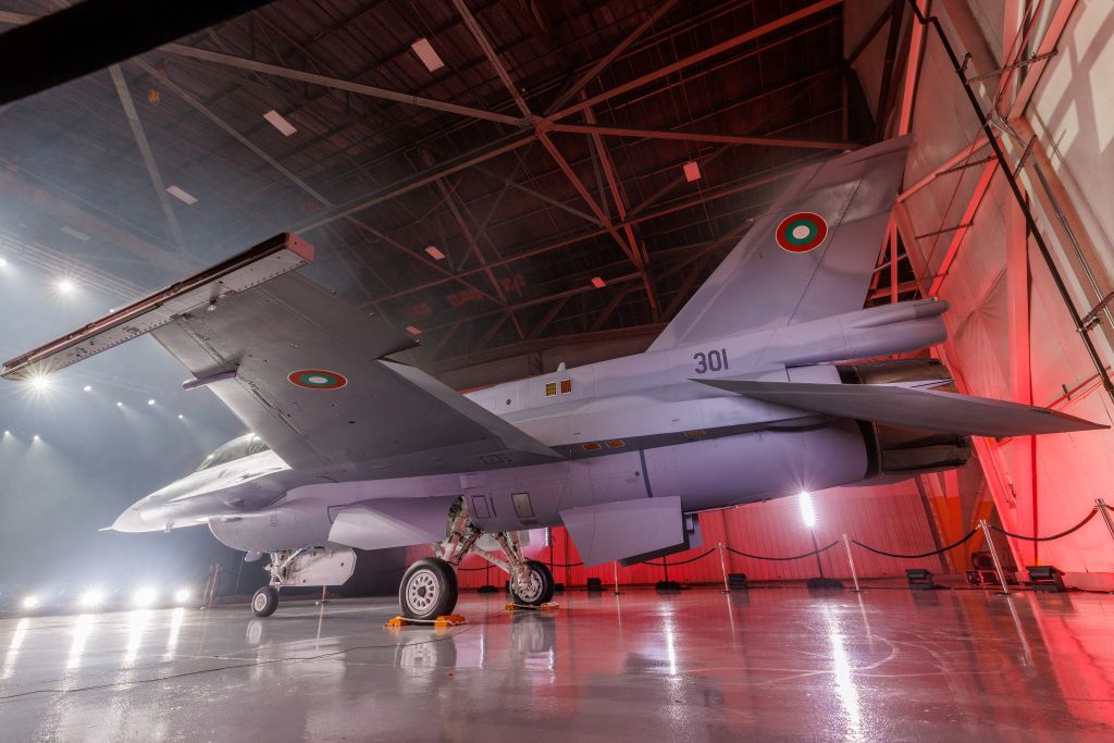 Lockheed Martin официално предаде първия изтребител F-16 Block 70 на България