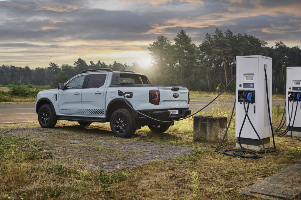 Ford Ranger празнува 10 години лидерство в Европа и навлиза в ерата на електрификацията