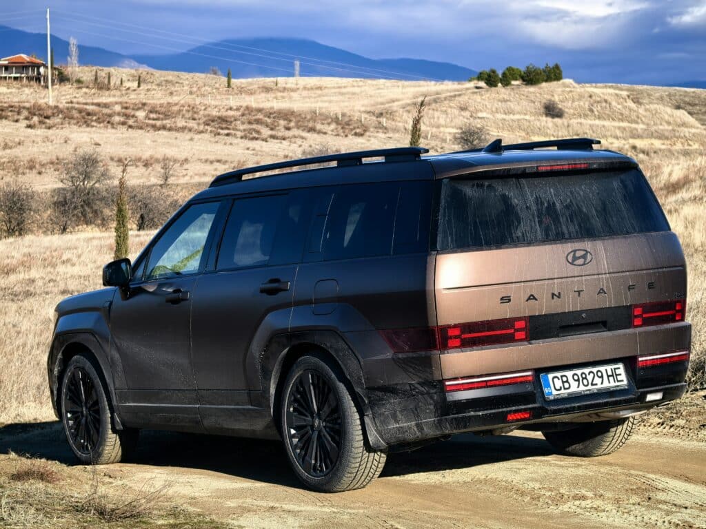 Hyundai Santa Fe: Крал на магистралата, господар на технологиите