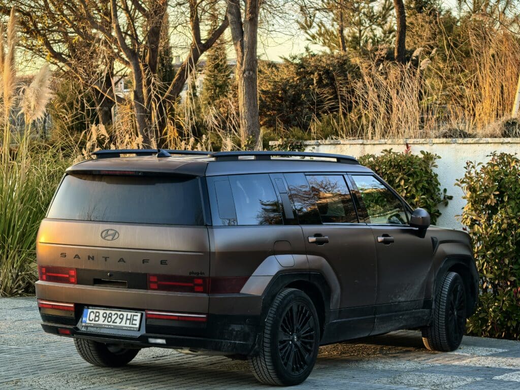 Hyundai Santa Fe: Крал на магистралата, господар на технологиите
