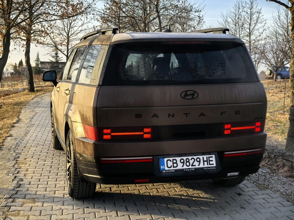 Hyundai Santa Fe: Крал на магистралата, господар на технологиите