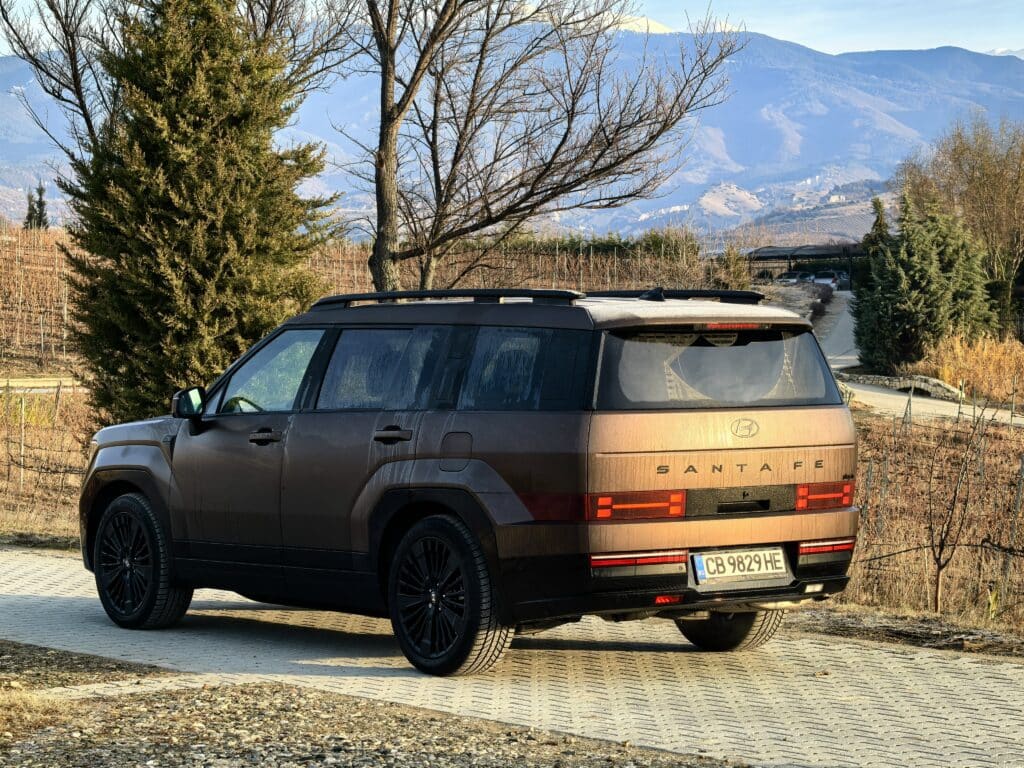 Hyundai Santa Fe: Крал на магистралата, господар на технологиите