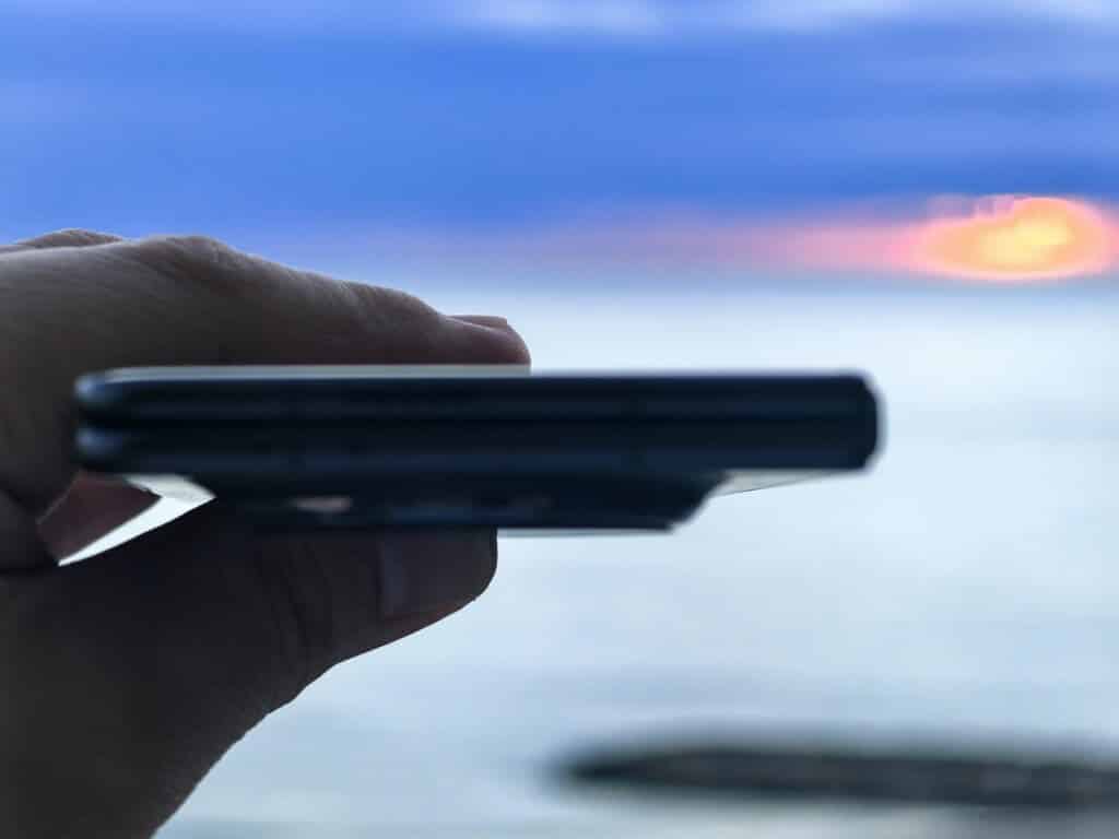 Honor Magic7 Lite – смартфонът, който оцелява там, където другите се чупят