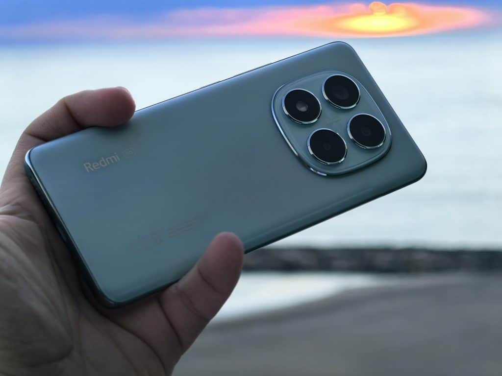 Redmi Note 14 Pro 5G: 200 MP камера, AMOLED, 120Hz и водоустойчивост – има ли уловка?