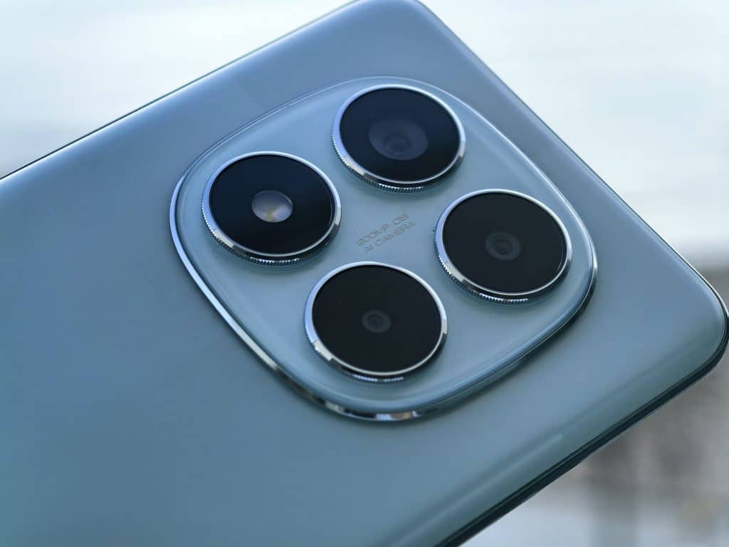 Redmi Note 14 Pro 5G: 200 MP камера, AMOLED, 120Hz и водоустойчивост – има ли уловка?