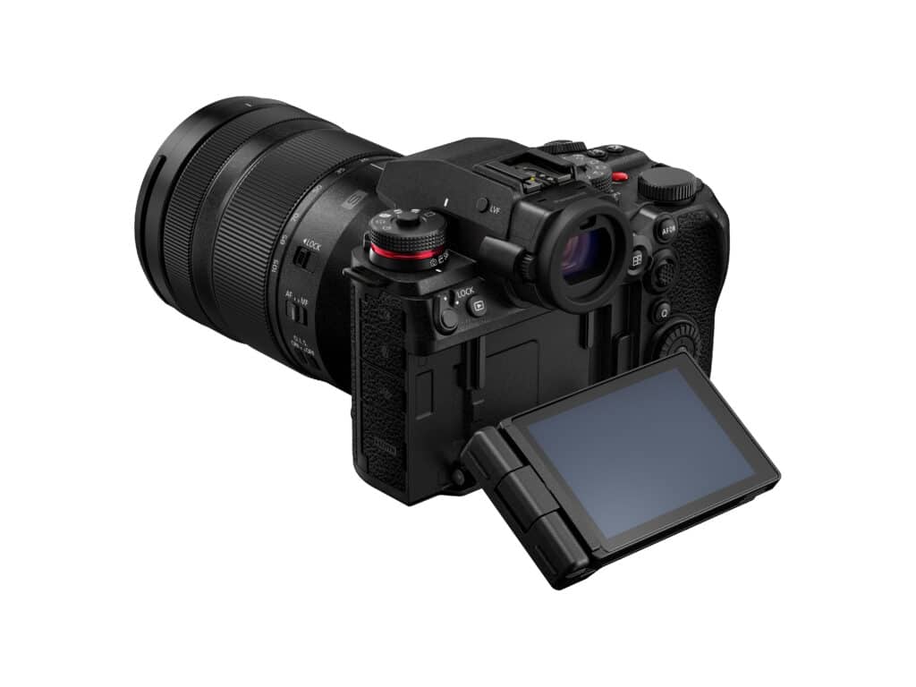 Panasonic представя LUMIX S1RII – новия флагман сред пълноформатните безогледални фотоапарати