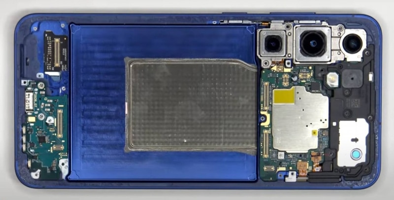Разглобяването на Samsung Galaxy S25 Plus разкри огромна изпарителна камера в охладителната система