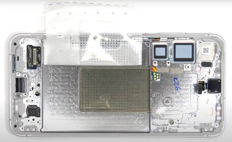 Разглобяването на Samsung Galaxy S25 Plus разкри огромна изпарителна камера в охладителната система