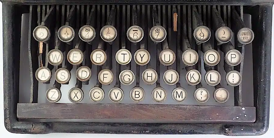 Историята на Caps Lock: От революционна идея до най-противоречивия клавиш в историята на компютрите