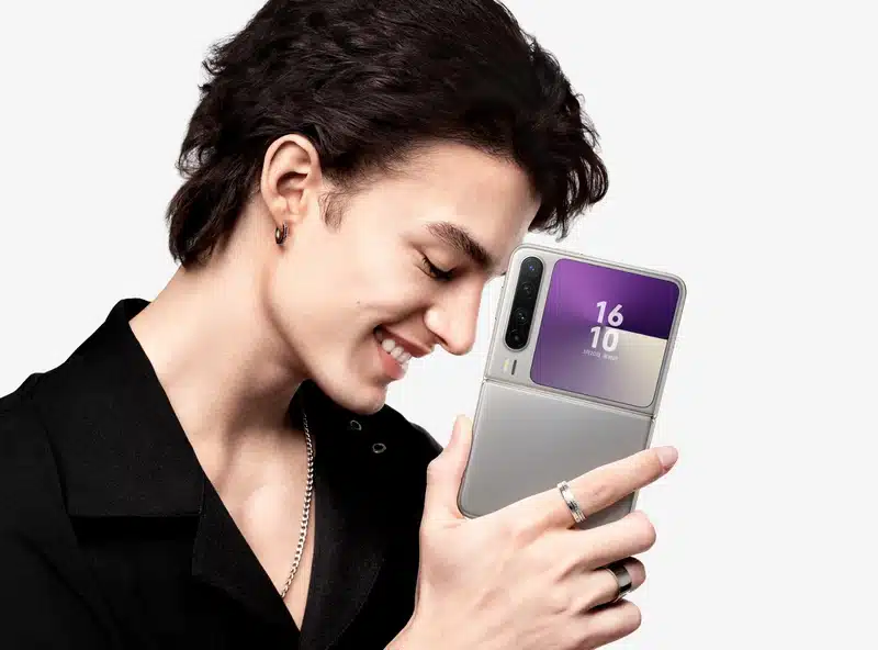 Huawei представи широкоформатния сгъваем смартфон Pura X с екран 16:10