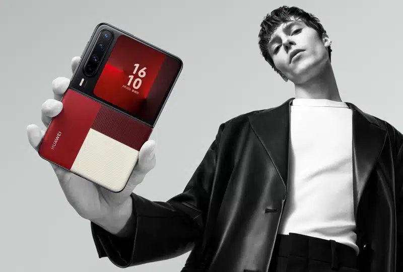 Huawei представи широкоформатния сгъваем смартфон Pura X с екран 16:10