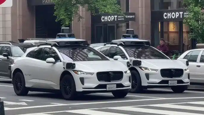 Не е за вярване: Автономните автомобили на Waymo бяха глобени с 65 хиляди долара за неправилно паркиране в САЩ