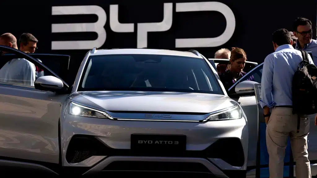 5-минутното зареждане на електромобил на BYD изглежда чудесно. Но доколко е практично?