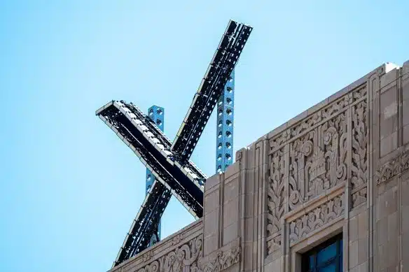 ИИ стартъпът xAI на Илън Мъск изненадващо погълна социалната мрежа X също на Илън Мъск
