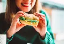 Учените разработиха устройство, което възпроизвежда вкусовете на храната във виртуалната реалност